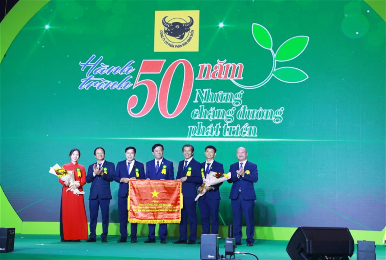Phân bón Bình Điền ghi dấu hành trình 50 năm vươn lên phát triển bền vững