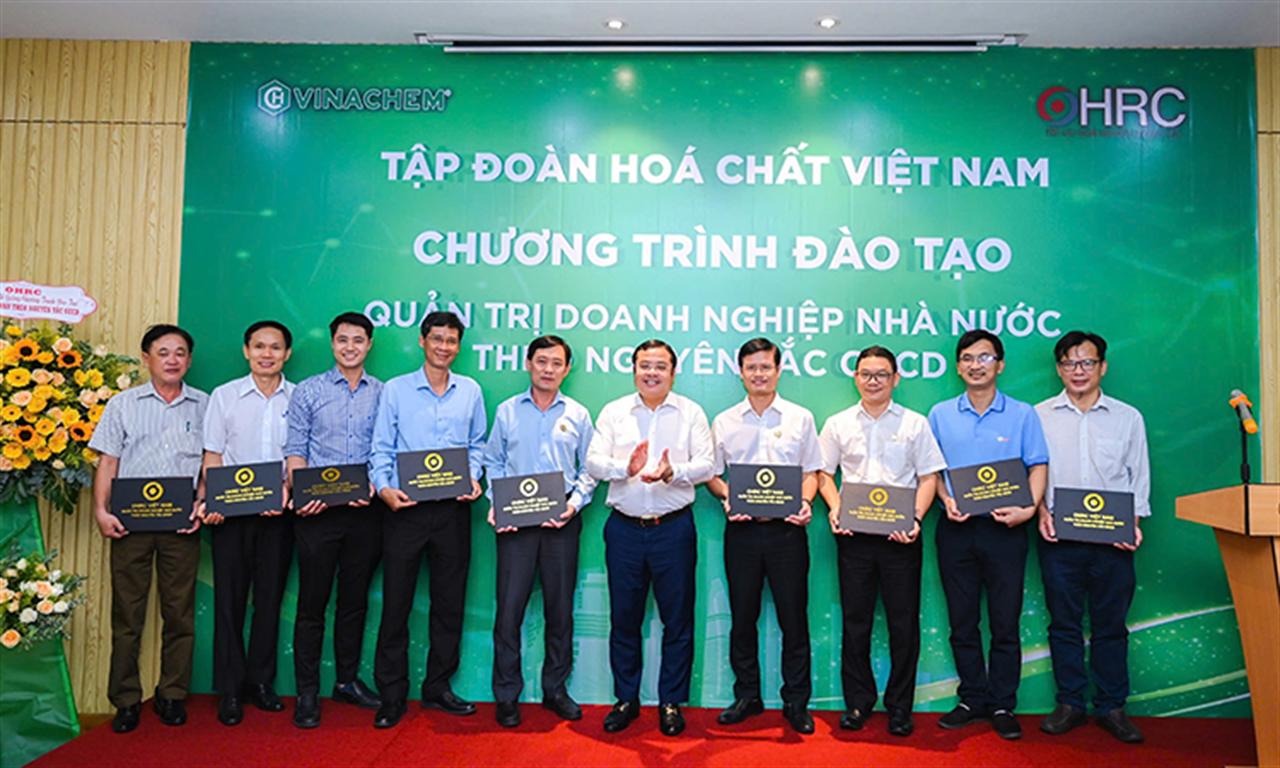 VINACHEM: Bế giảng Chương trình đào tạo “Quản trị doanh nghiệp nhà nước theo nguyên tắc OECD”