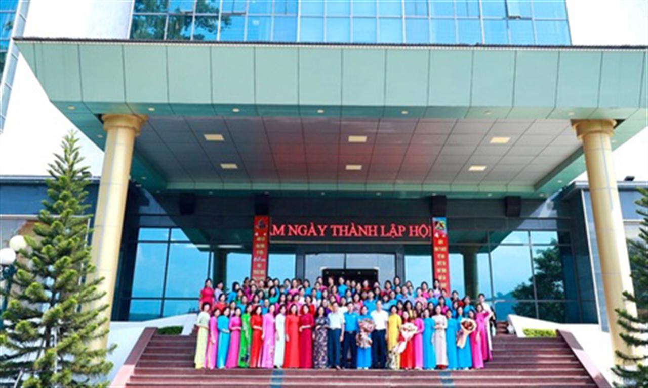 Đẩy mạnh công tác phát triển đảng viên trong đội ngũ công nhân và người lao động tại Đảng bộ Công ty Apatit Việt Nam