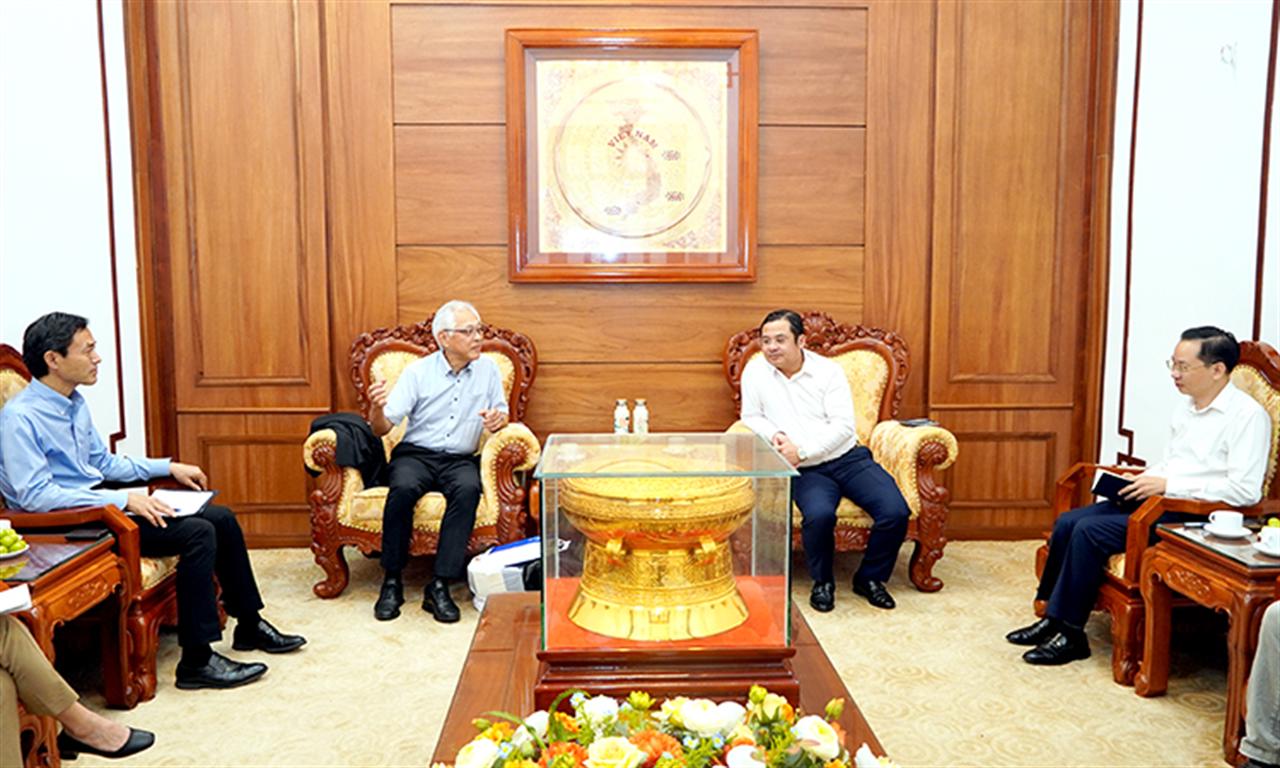 Lãnh đạo Tập đoàn Hóa chất Việt Nam tiếp TGĐ Công ty TNHH Cao su INOUE Việt Nam