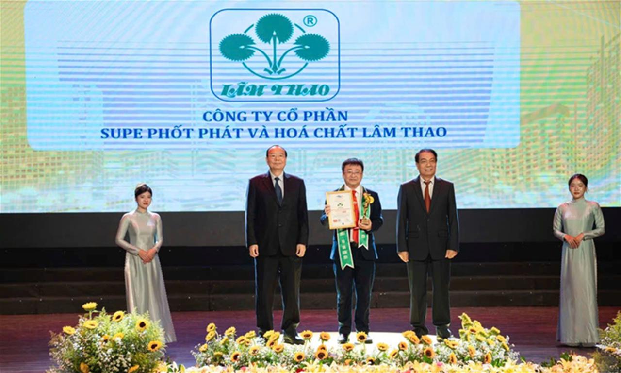 Công ty CP Supe Phốt phát và Hoá chất Lâm Thao nhận cú đúp giải thưởng tại “Thương hiệu tiêu biểu châu Á - Thái Bình Dương 2024”