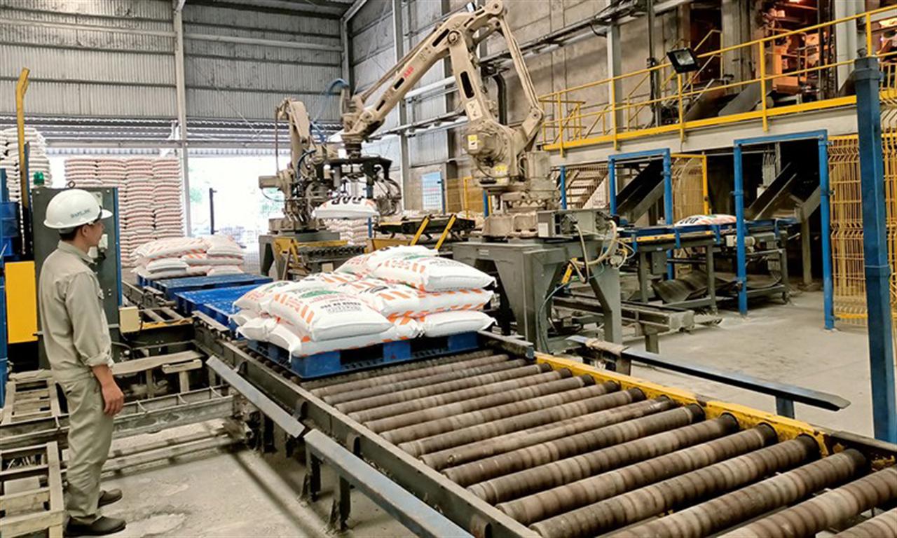 Ngành hóa chất ứng phó biến động thị trường