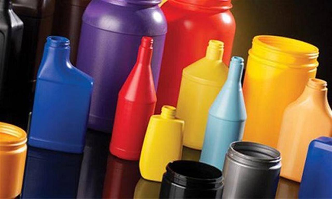 Market ends higher on plastics stocks