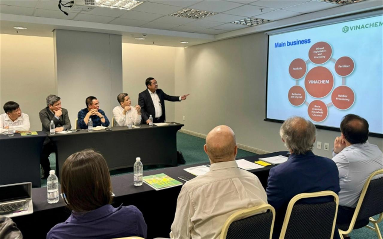 Đoàn xúc tiến thương mại của Tập đoàn Hoá chất Việt Nam thăm và làm việc tại Brazil