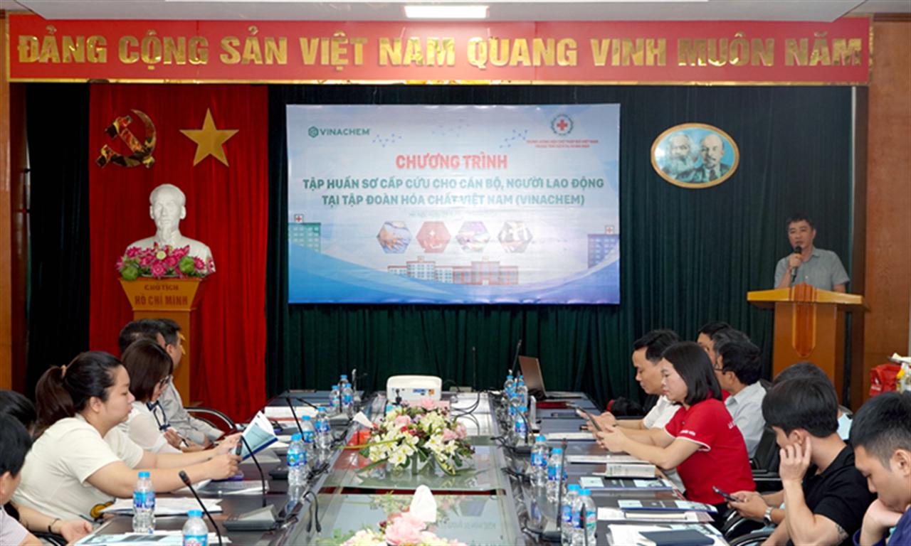 VINACHEM: Tập huấn sơ cấp cứu cho cán bộ, người lao động