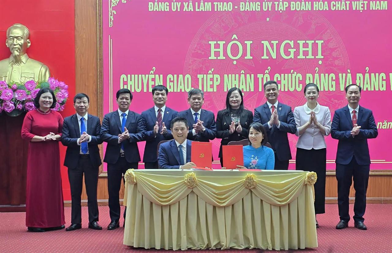 Đảng ủy Vinachem: Hội nghị chuyển giao, tiếp nhận tổ chức đảng và đảng viên về xã, phường trực thuộc tỉnh Phú Thọ