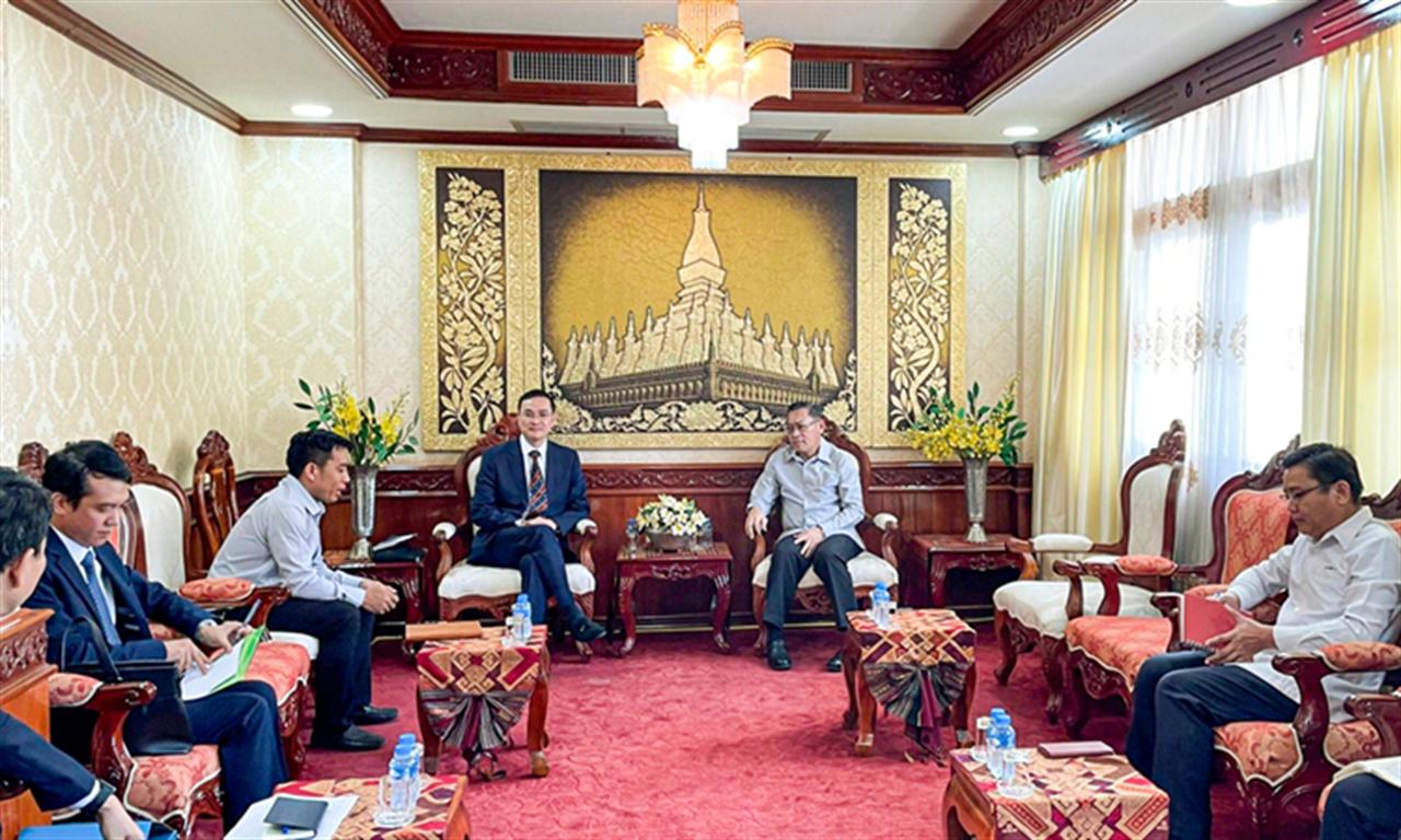 VINACHEM: Báo cáo, làm việc với Bộ trưởng Bộ Kế hoạch và Đầu tư, Bộ trưởng Bộ Năng lượng và Mỏ, nước CHDCND Lào