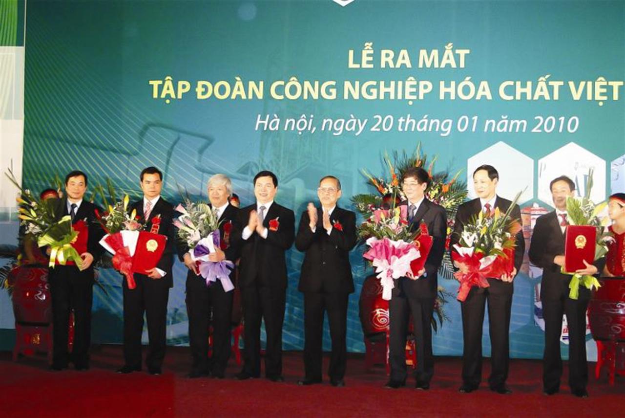 Tập đoàn Công nghiệp Hóa chất Việt Nam 54 năm vẻ vang, tự hào