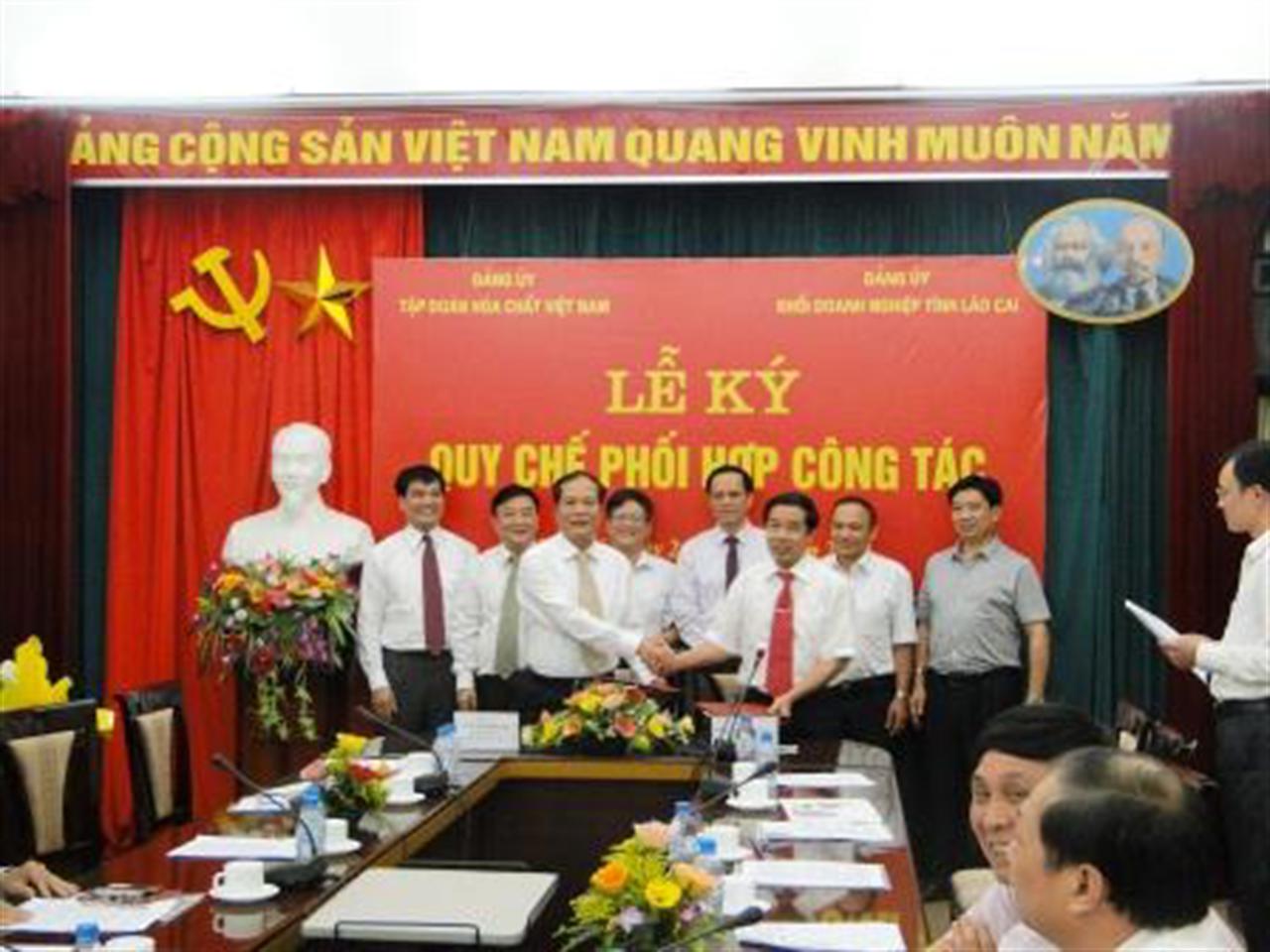 Đảng uỷ Tập đoàn Hóa chất Việt Nam và Đảng uỷ Khối Doanh nghiệp tỉnh Lào Cai ký kết Quy chế phối hợp công tác