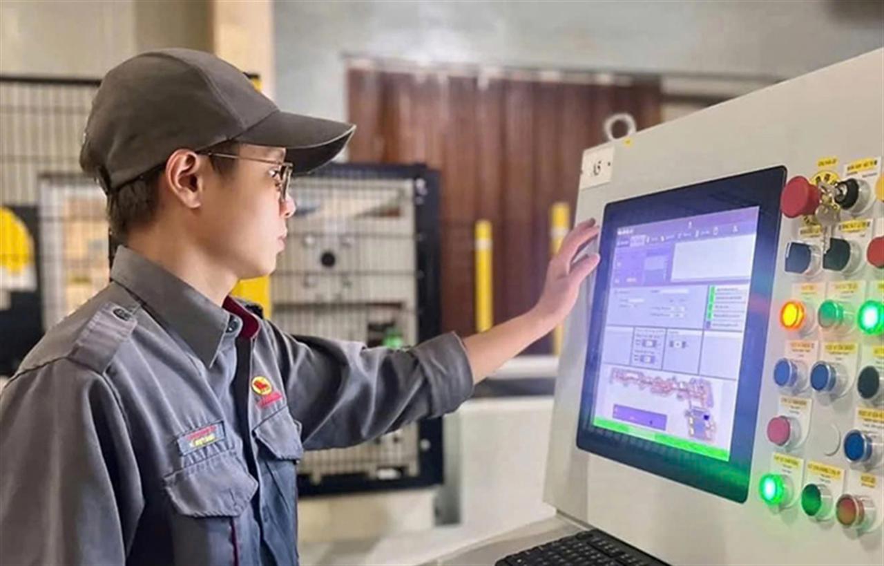 CASUMINA cải tiến sống lốp bằng tự động hóa máy lưu hóa