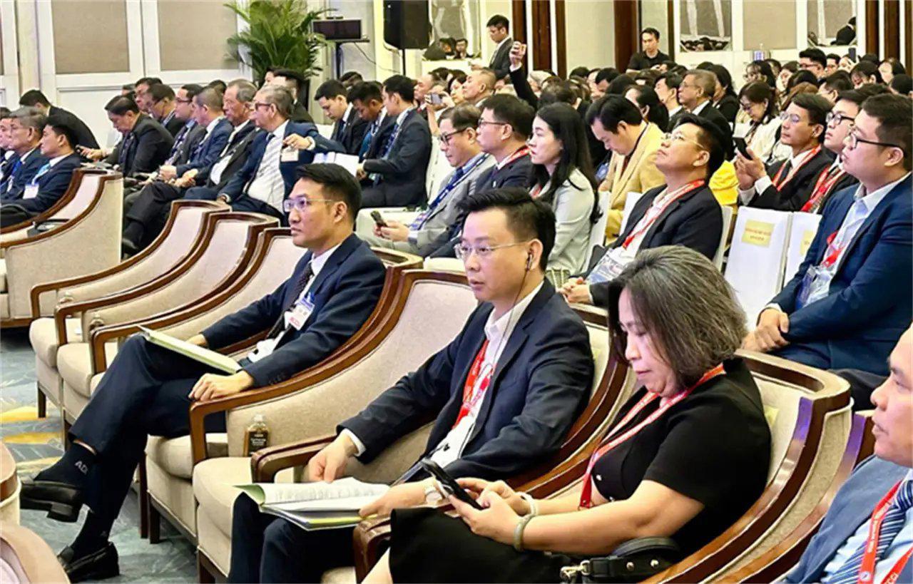 Vinachem Attends Vietnam–Myanmar Business Forum, Exploring Cooperation Opportunities