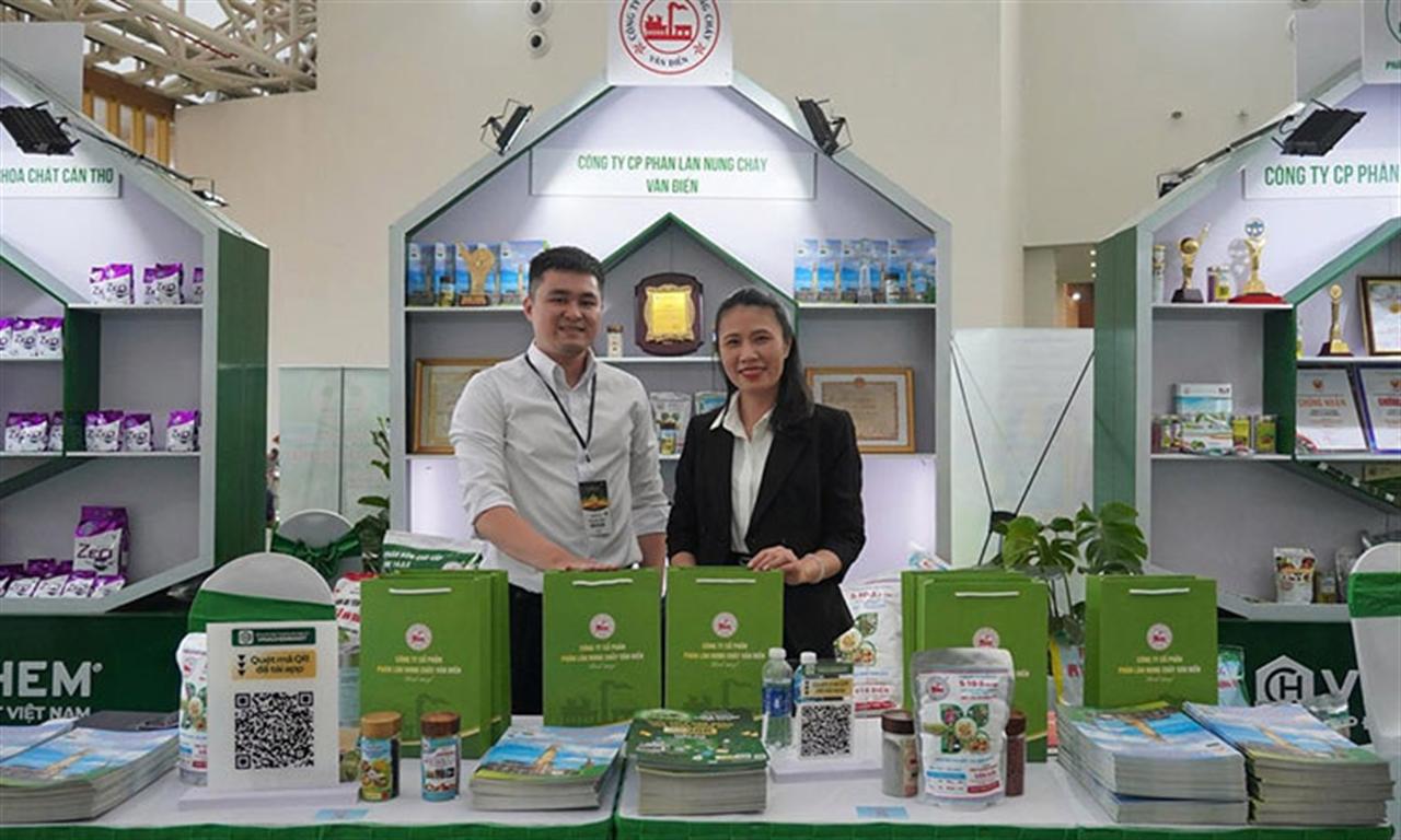 Van Dien Fused Phosphate Fertilizer along with Vinachem Enter a New Era