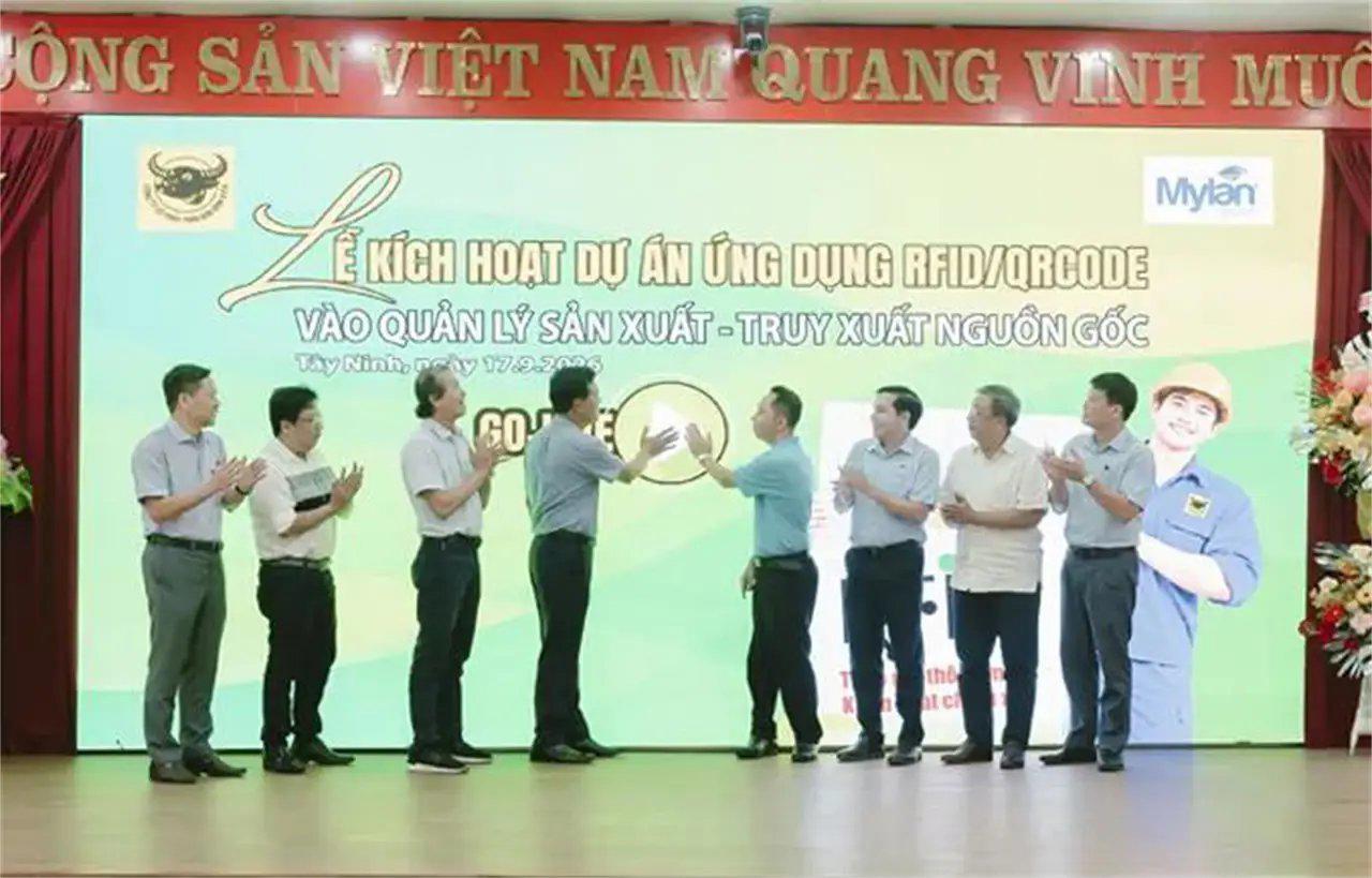 Binh Dien Introduces “Digital Identity” for Every Dau Trau Fertiliser Bag