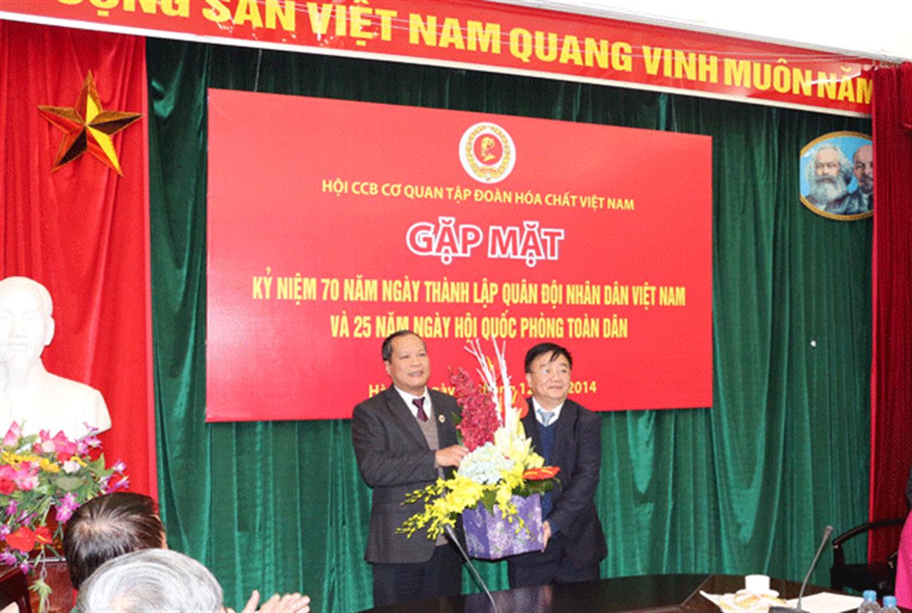 Hội CCB Tập đoàn “Gặp mặt kỷ niệm 70 ngày thành lập QĐND và 25 năm ngày hội Quốc phòng toàn dân”