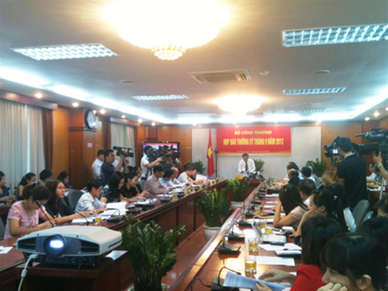 Chưa điều chỉnh tăng giá điện trong tháng 10/2012