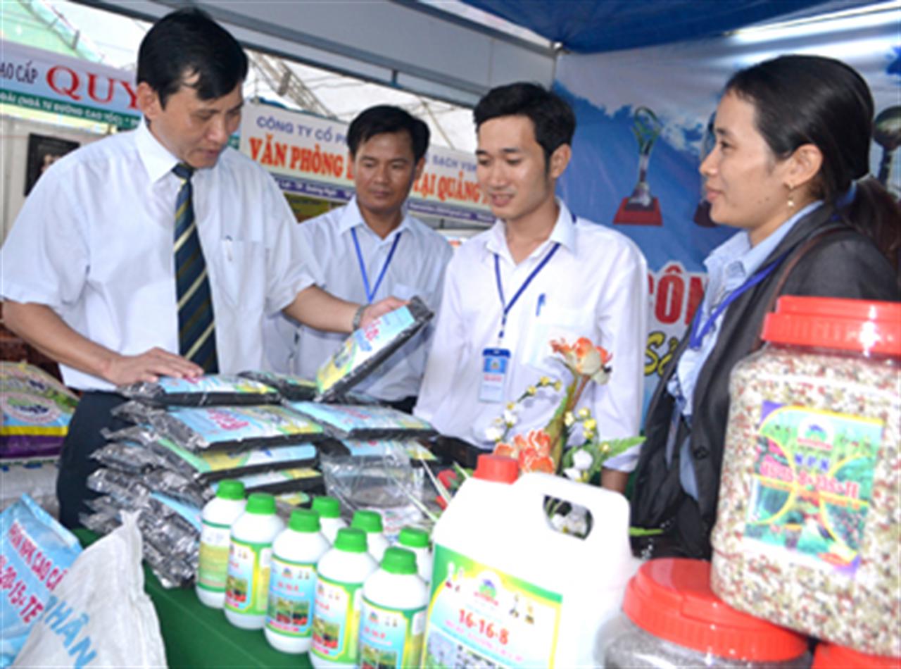 Thị trường phân bón, thuốc trừ sâu: Vàng thau lẫn lộn