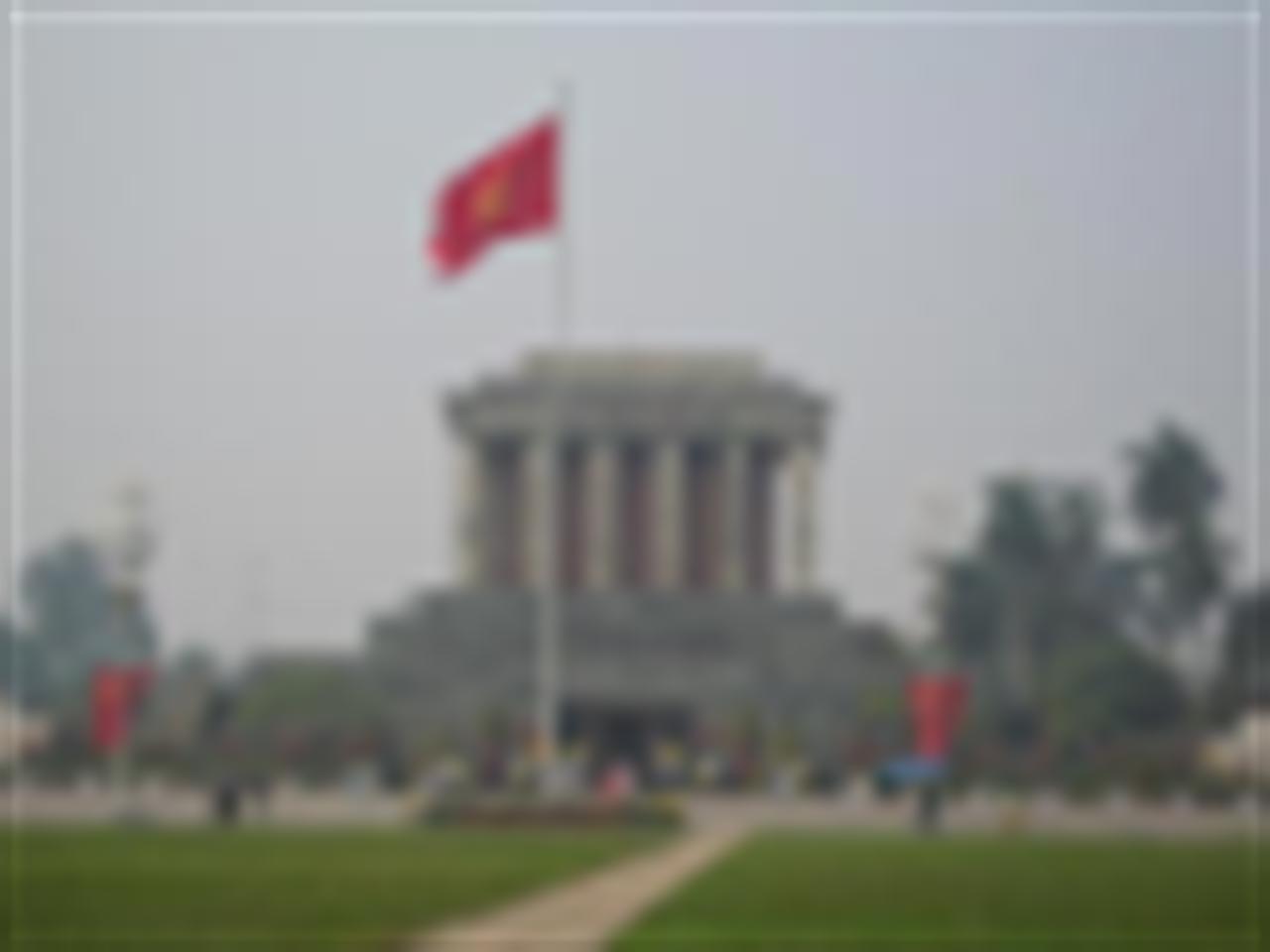 Vinachem held an incense offering ceremony to commemorate President Ho Chi Minh