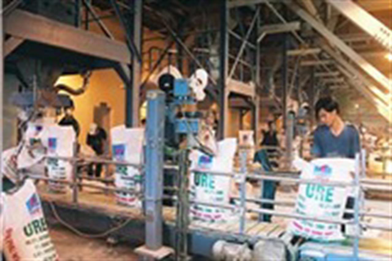 Sản lượng phân NPK, phân DAP giảm trong tháng 2