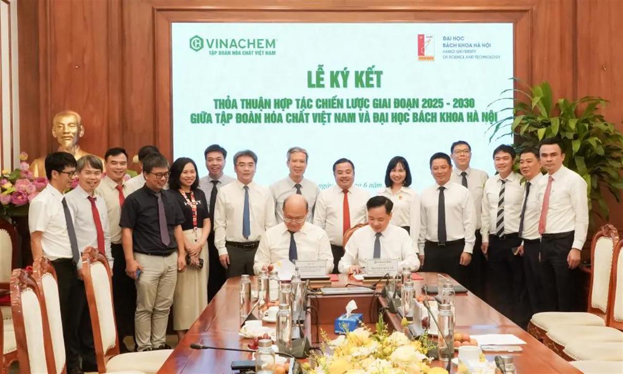 Vinachem ký kết thỏa thuận hợp tác chiến lược với Đại học Bách khoa Hà Nội giai đoạn 2025–2030