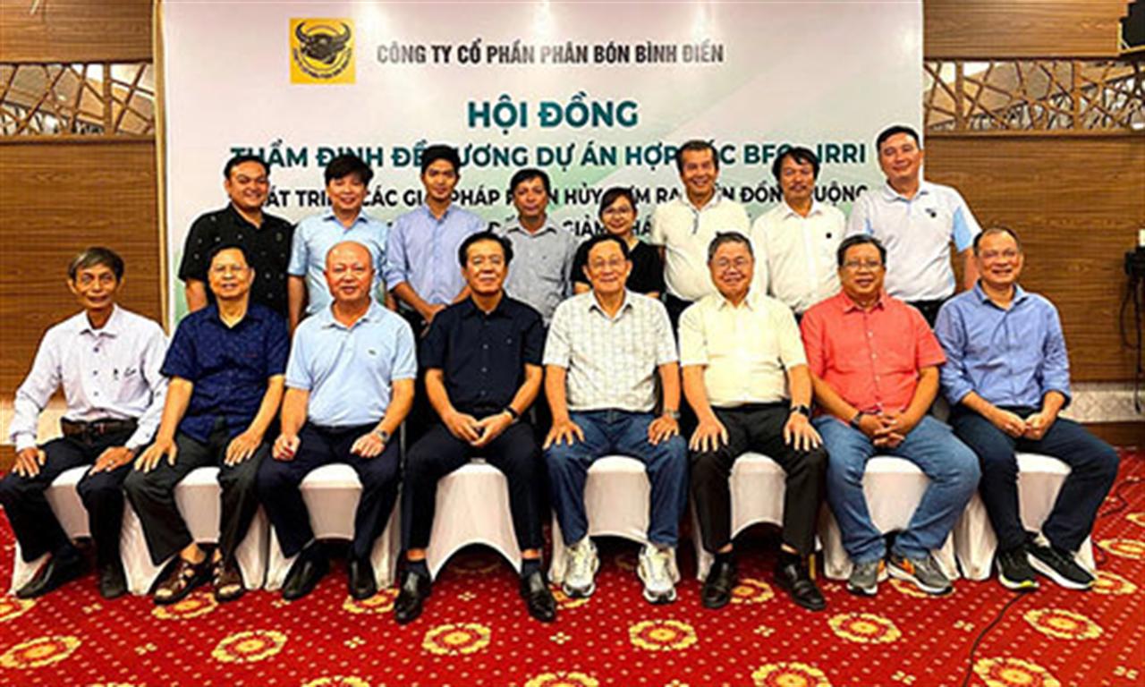 HỢP TÁC CHIẾN LƯỢC BFC–IRRI: GIẢI PHÁP MỚI CHO RƠM RẠ TRÊN ĐỒNG RUỘNG, HƯỚNG TỚI NÔNG NGHIỆP PHÁT THẢI THẤP TẠI ĐBSCL