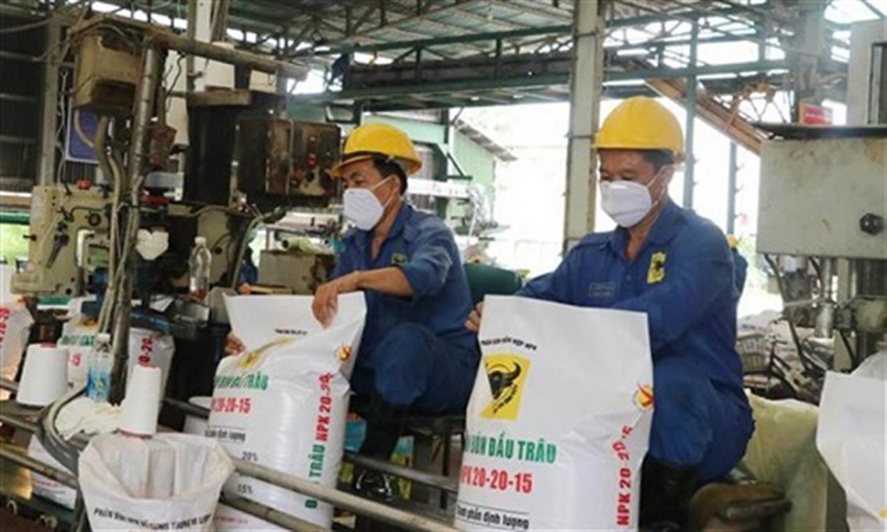 Tougher measures needed on fake fertilisers