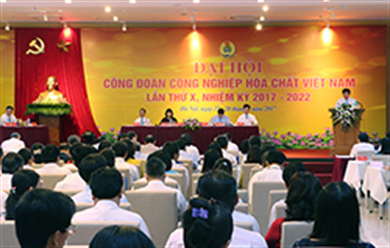 Đồng chí Vũ Tiến Dũng tái đắc cử chức danh Chủ tịch CĐ Công nghiệp Hóa chất VN