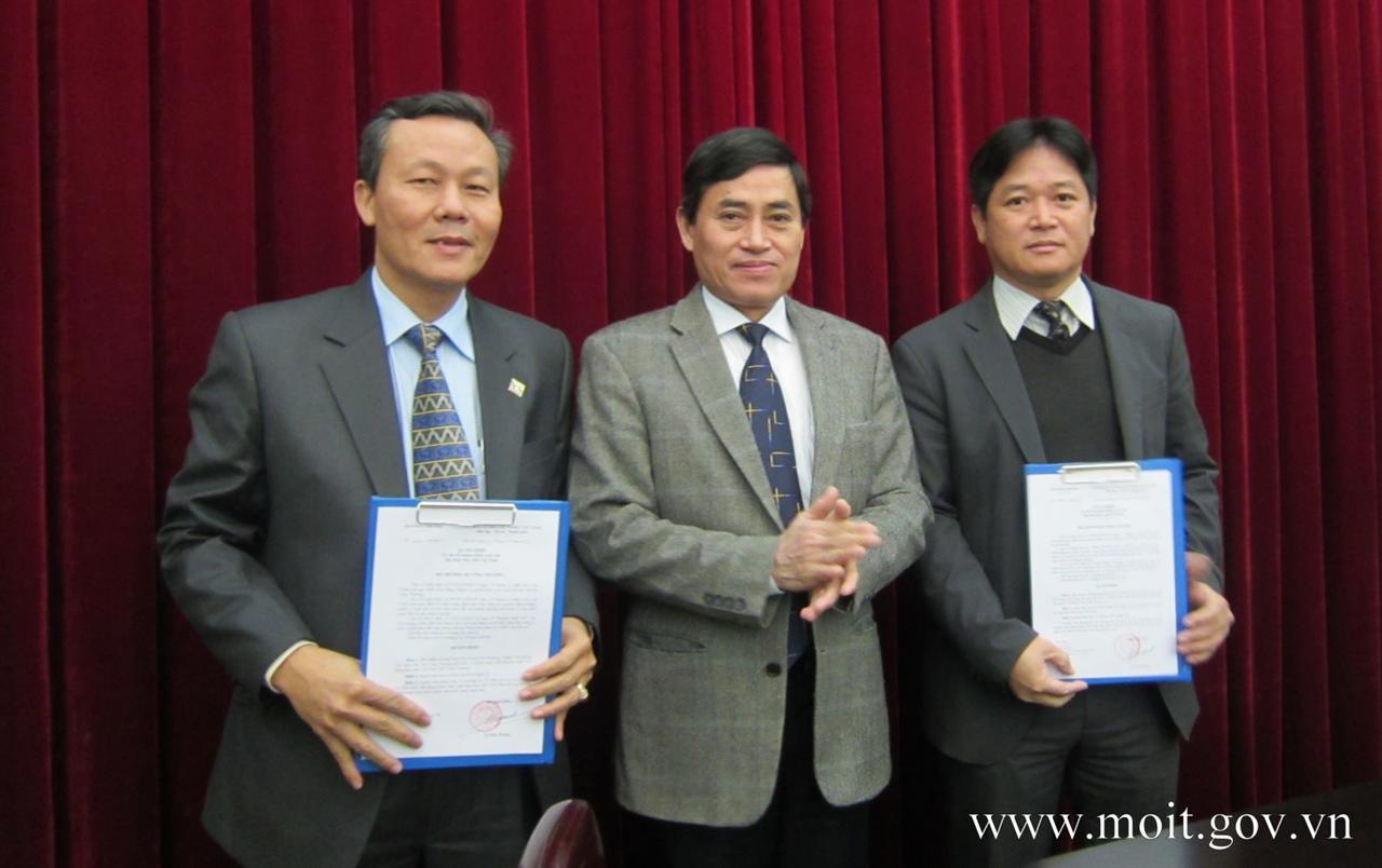 Trao quyết định bổ nhiệm kiểm soát viên Tập đoàn Hóa chất Việt Nam