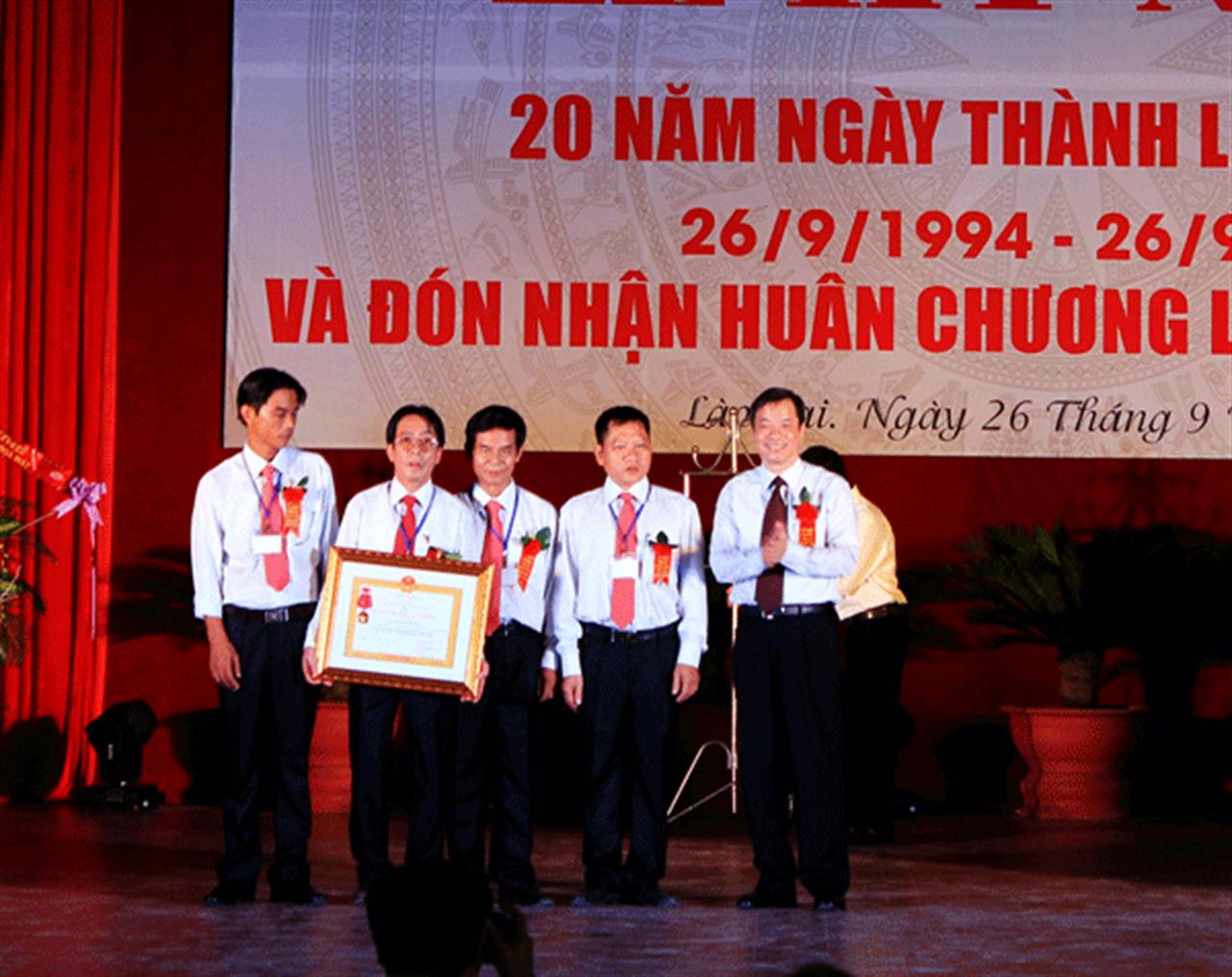 Nhà máy tuyển Tằng Loỏng: Kỷ niệm 20 năm ngày thành lập và đón nhận Huân chương Lao động hạng Nhì