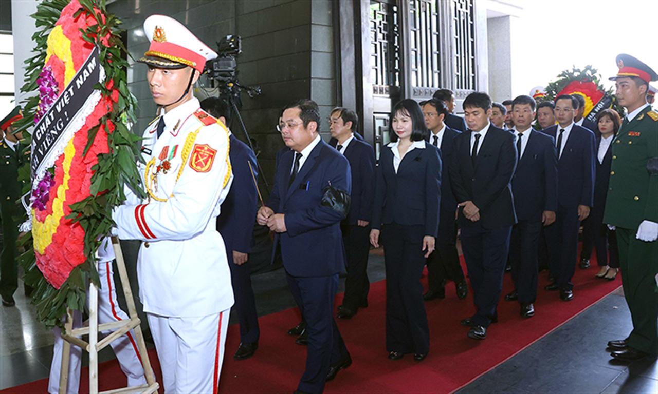 Đoàn đại biểu Tập đoàn Hóa chất Việt Nam viếng đồng chí Nguyễn Phú Trọng – Tổng Bí thư Ban Chấp hành Trung ương Đảng Cộng sản Việt Nam