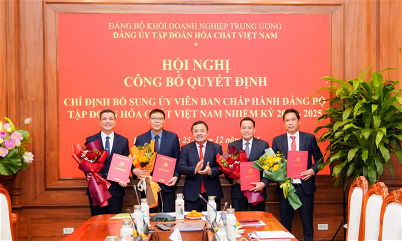 Công bố Quyết định chỉ định tham gia BCH Đảng bộ Tập đoàn Hóa chất Việt Nam, nhiệm kỳ 2020 - 2025