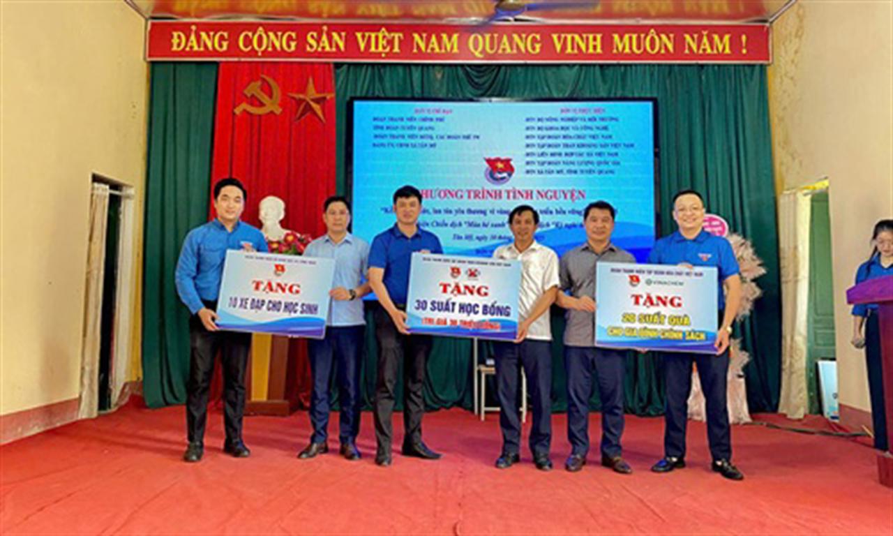 Tuổi trẻ ngành Hóa chất chung tay vì vùng cao Tuyên Quang phát triển bền vững