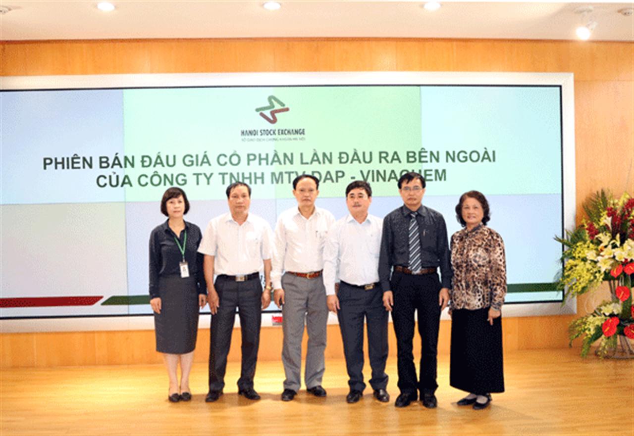 Công ty TNHH MTV DAP - VINACHEM tổ chức thành công phiên đấu giá cổ phần lần đầu ra công chúng