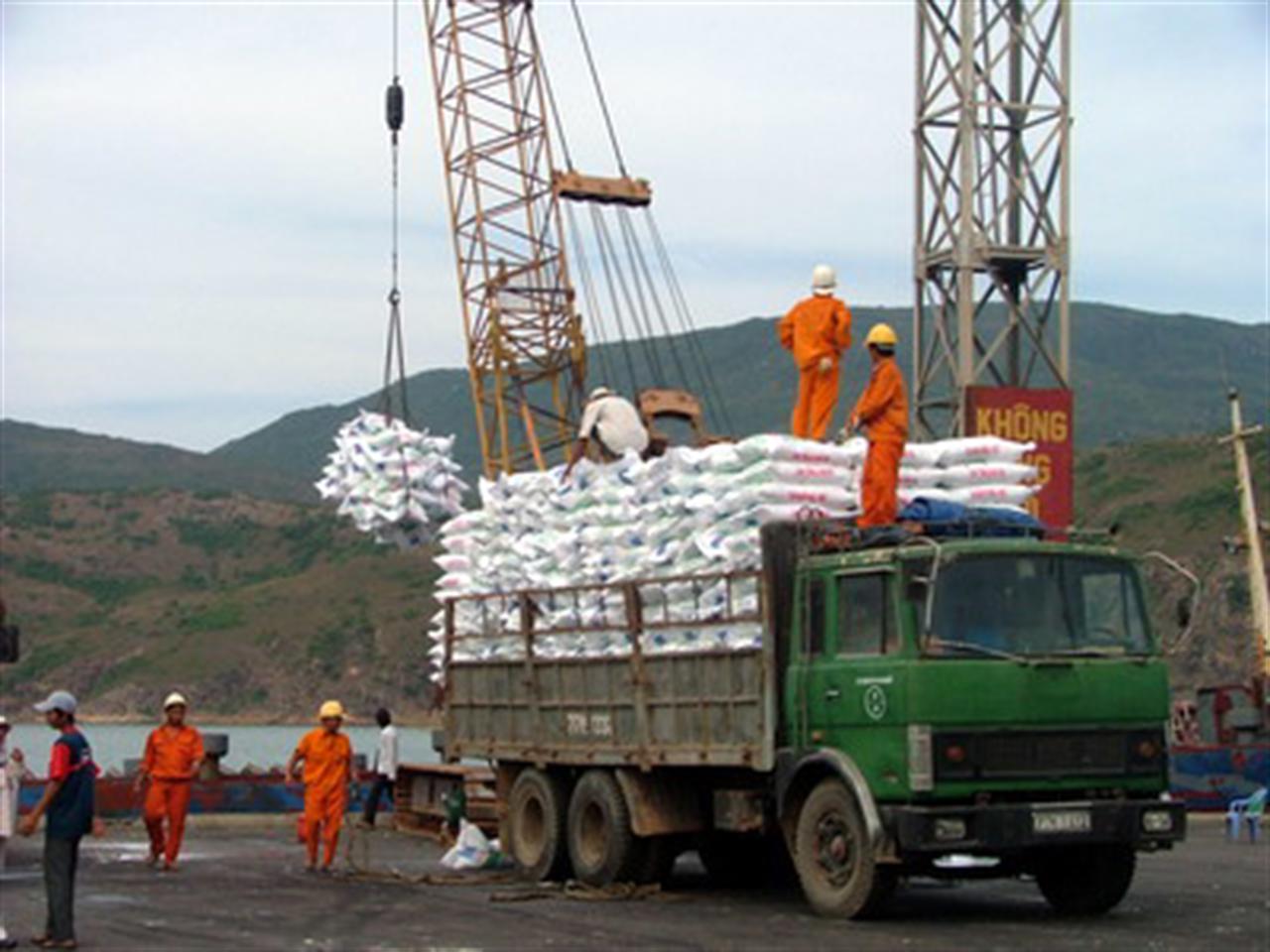 Nhập khẩu phân bón kỳ I tháng 11 tăng mạnh so với cùng kỳ tháng trước