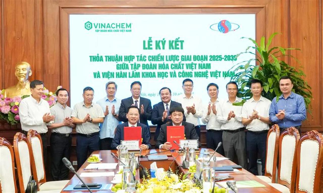 VINACHEM và Viện Hàn lâm Khoa học và Công nghệ Việt Nam ký kết hợp tác chiến lược: lấy khoa học – công nghệ và đổi mới sáng tạo làm động lực trung tâm cho tăng trưởng