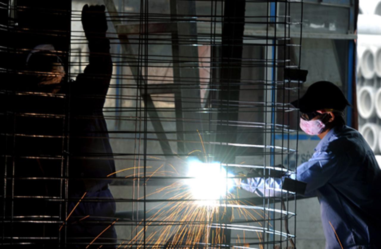 Thu nhập dưới 9 triệu đồng được miễn thuế hết năm 2012