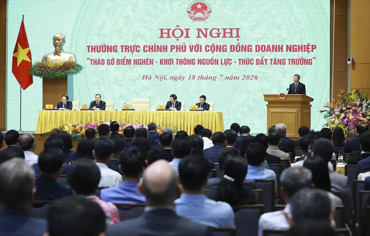 Removing Bottlenecks, Unlocking Resources, Driving Growth – Vinachem Attends the Government Standing Committee’s Conference with the Business Community