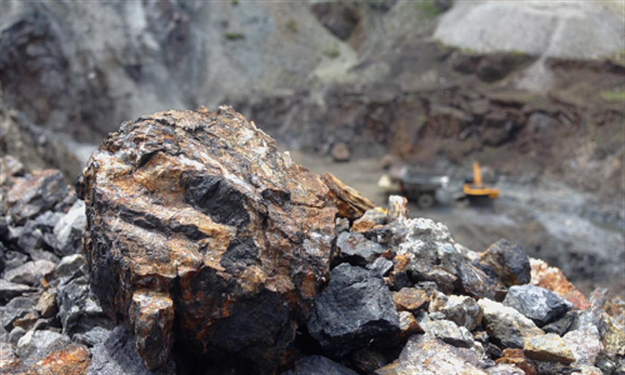 Metal Prices Hit Record Highs Amid New Western Sanctions on Russia