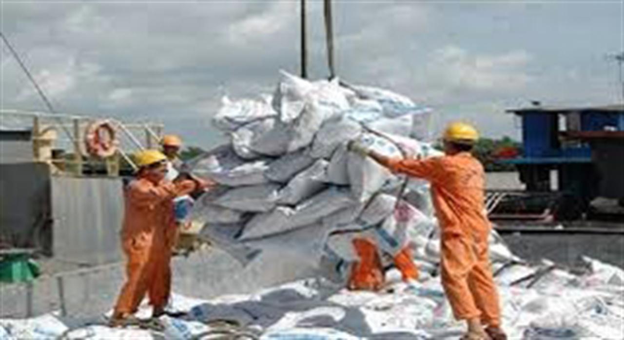 Nhập khẩu phân bón giảm cả lượng và trị giá