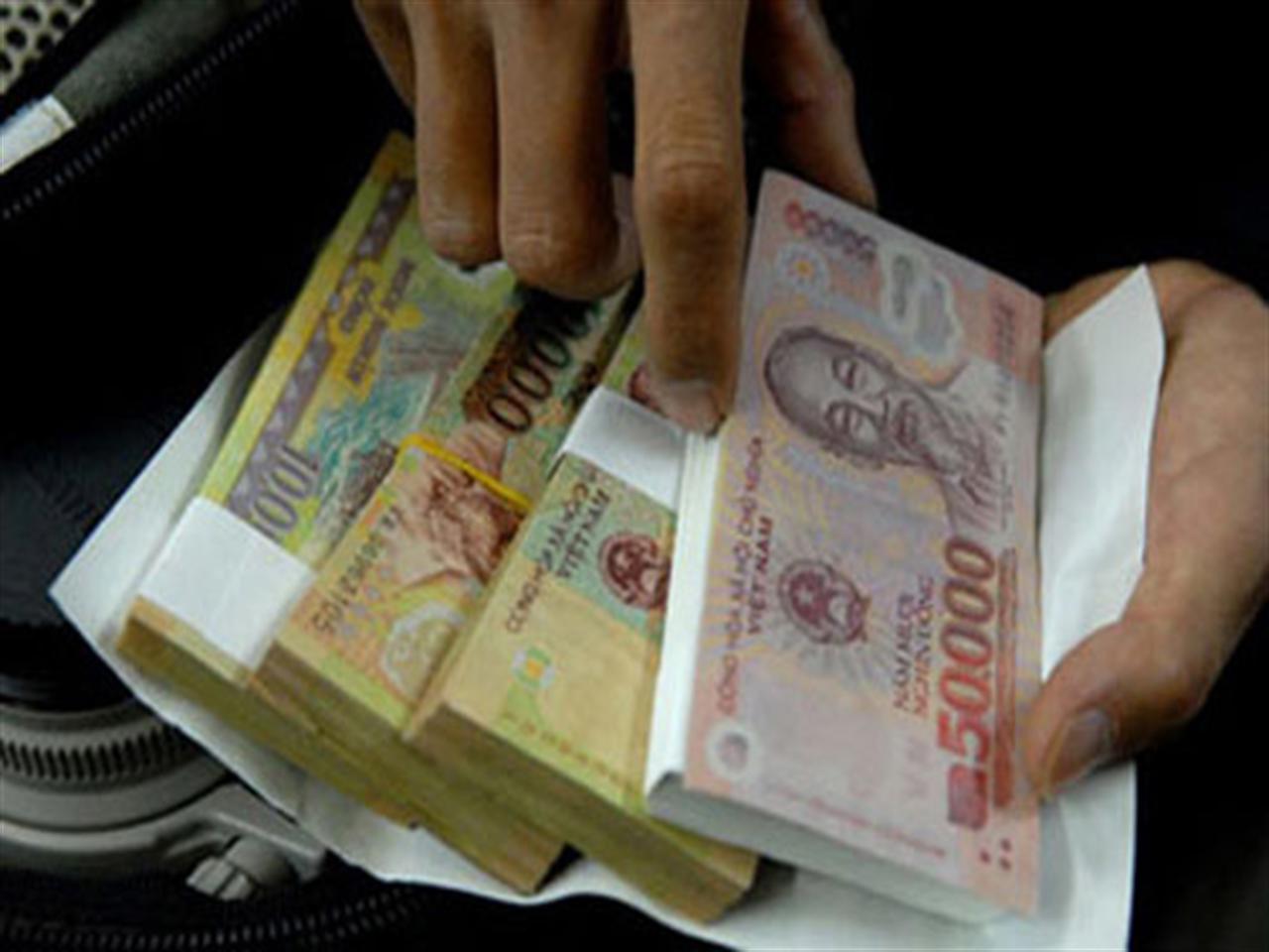 Lương tối thiểu tại doanh nghiệp tăng lên 1,9 triệu đồng