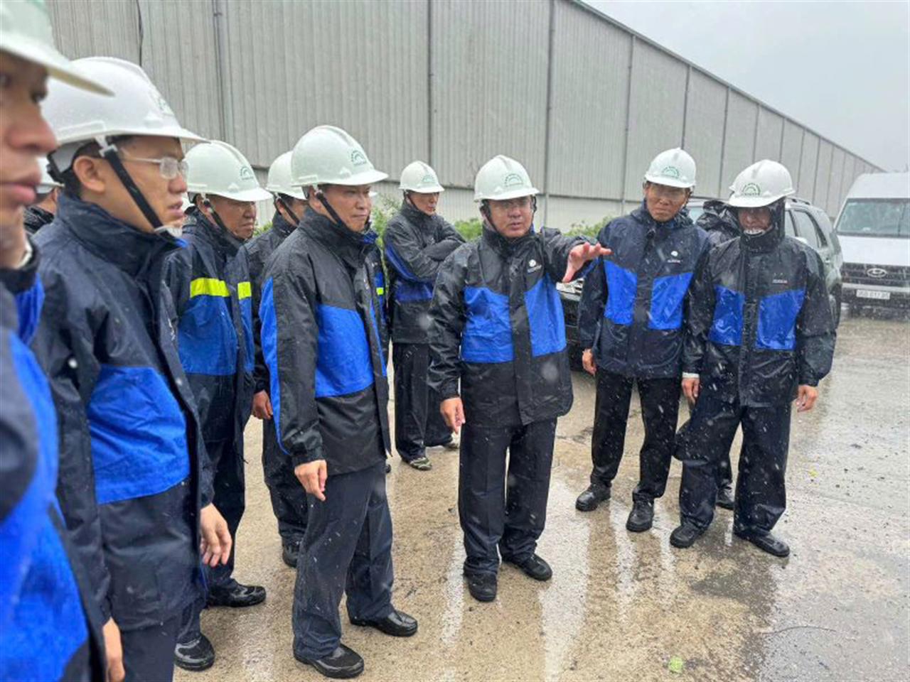 Tập đoàn Hóa chất Việt Nam kiểm tra tình hình phòng chống bão số 3