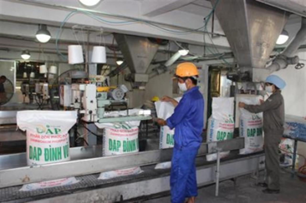Doanh nghiệp sản xuất ure trong nước gặp khó