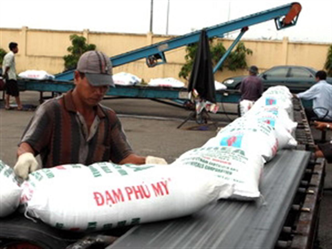 Giá phân bón vẫn ổn định do nguồn cung dồi dào