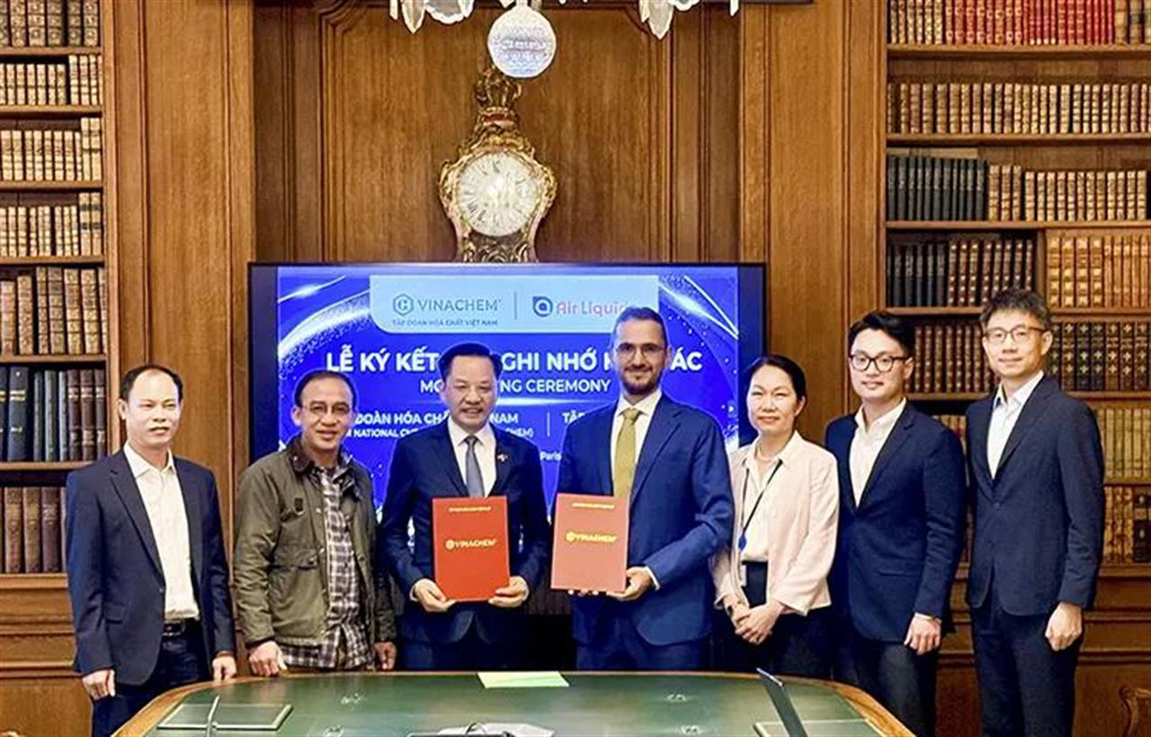 Vinachem tăng cường hợp tác quốc tế, mở rộng cơ hội phát triển hóa mỹ phẩm và nâng cao hiệu quả năng lượng
