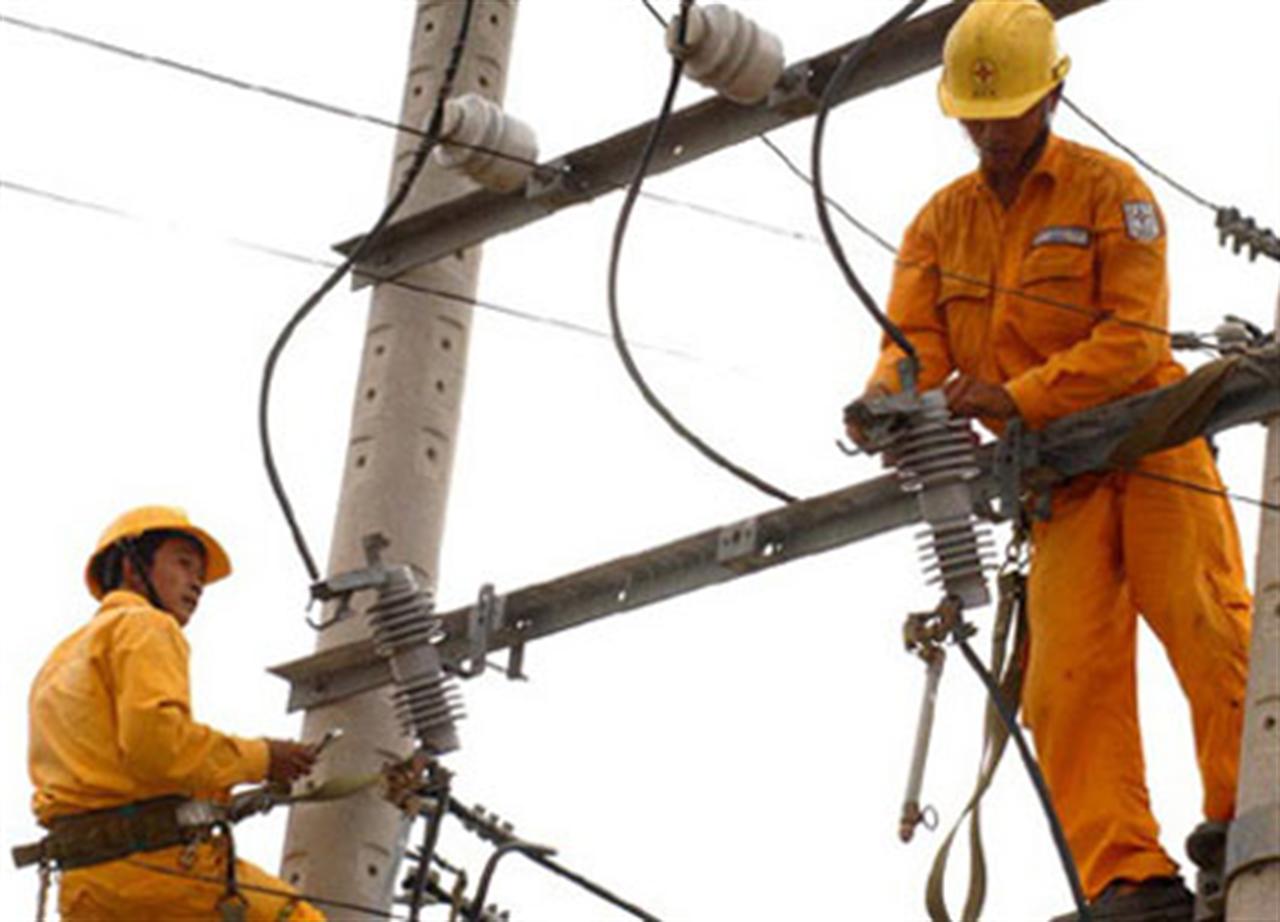 Người dân, doanh nghiệp 'than trời' vì giá điện