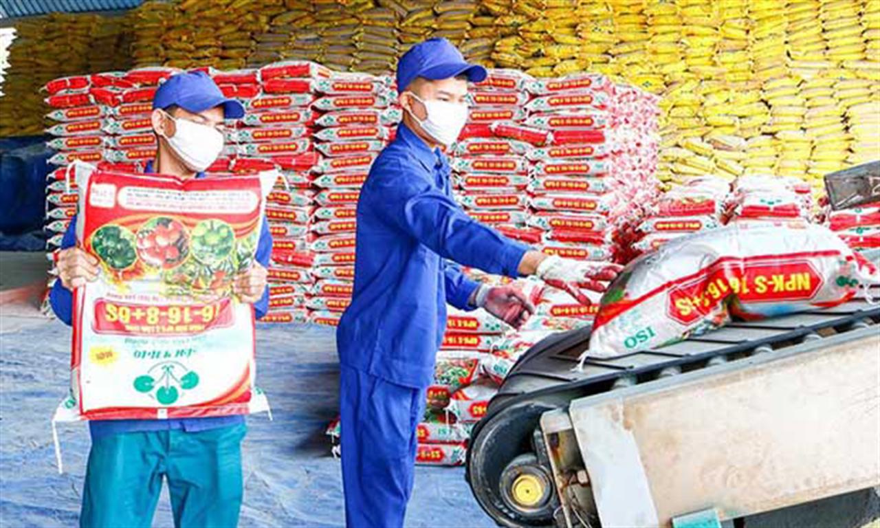 Doanh nghiệp phân bón trong nước vẫn gặp khó