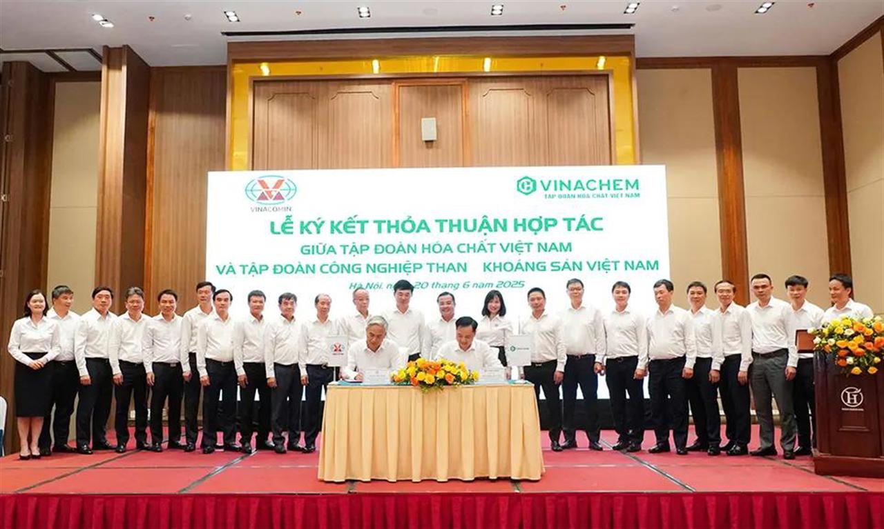 Hợp tác chiến lược giữa TKV và Vinachem: nâng tầm mối quan hệ gắn kết giữa hai đơn vị