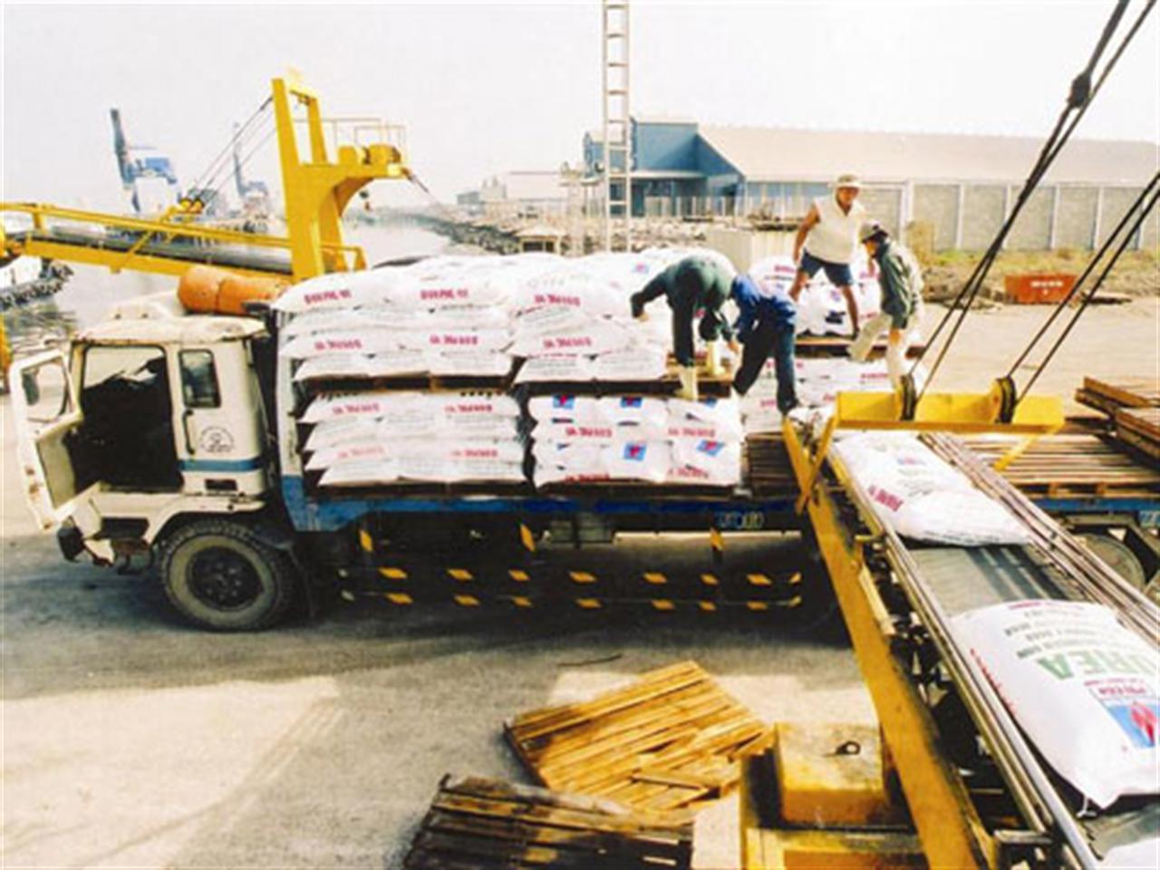 Giá phân bón tiếp tục tăng