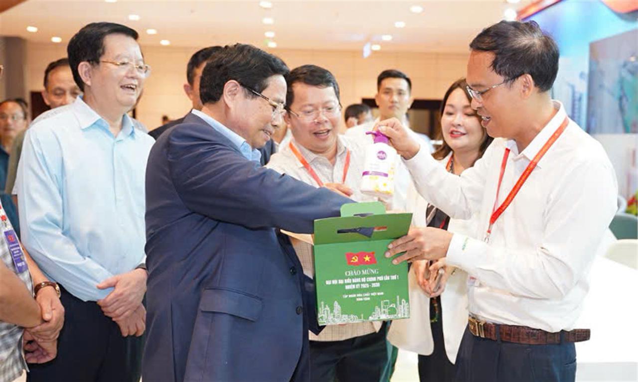 Tập đoàn Hóa chất Việt Nam tham gia triển lãm chào mừng Đại hội Đảng bộ Chính phủ lần thứ I