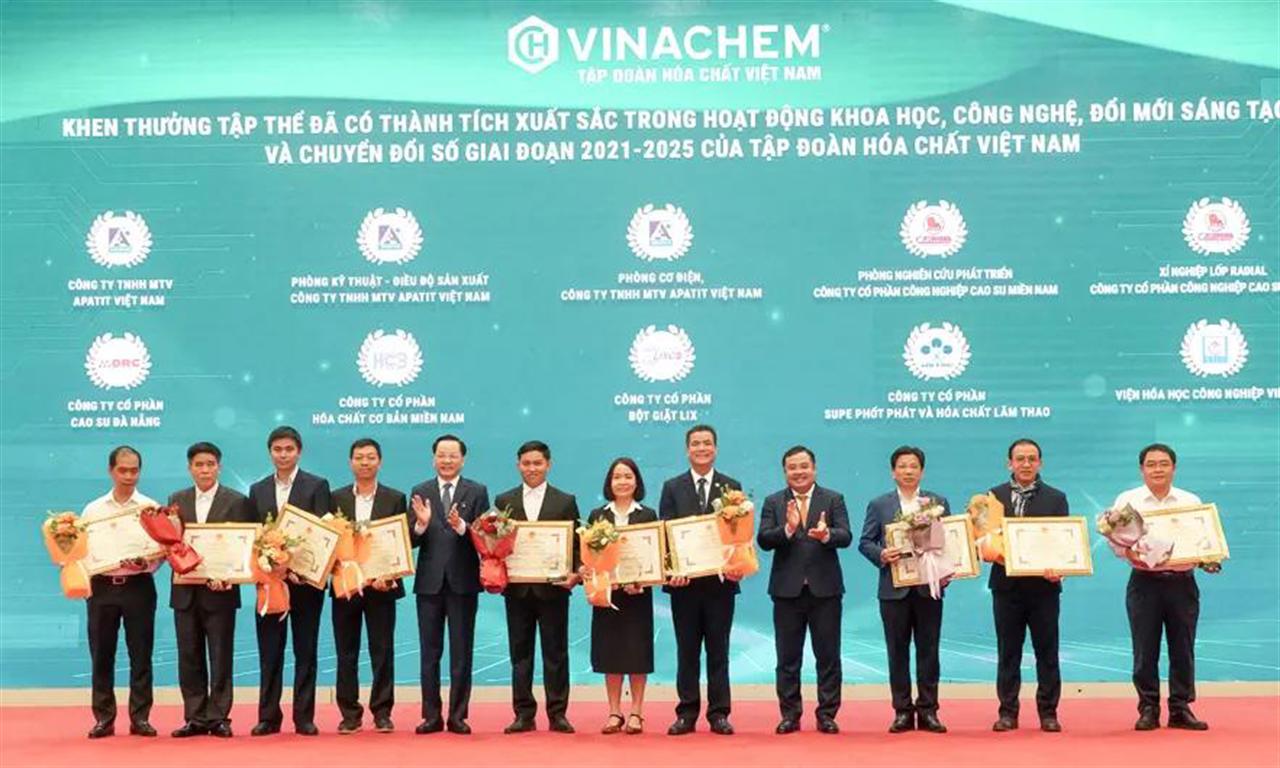 Vinachem vinh danh các tập thể, cá nhân tiêu biểu trong hoạt động khoa học công nghệ, đổi mới sáng tạo và chuyển đổi số giai đoạn 2021–2025