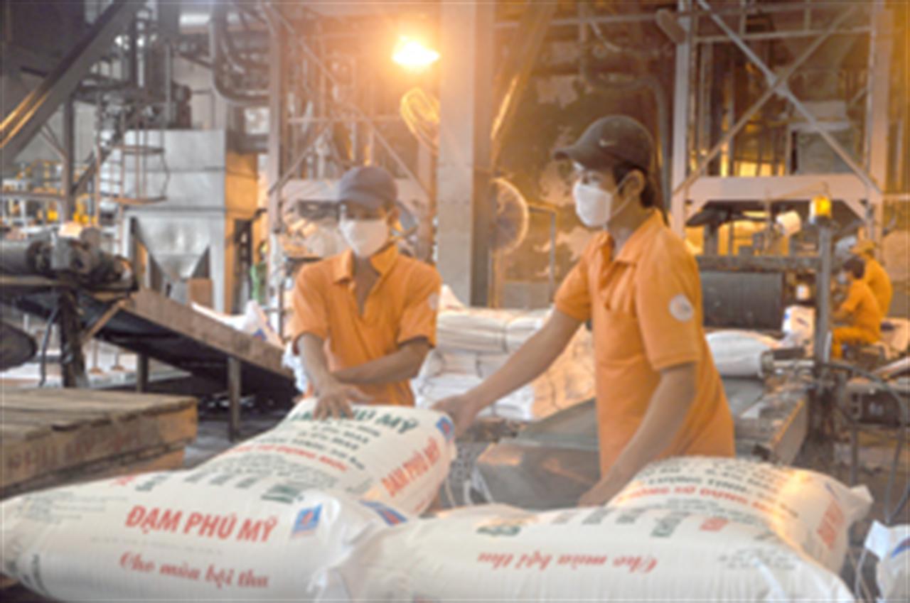 Đề xuất thuế GTGT lên 5%- Tháo gỡ khó khăn cho ngành sản xuất phân bón